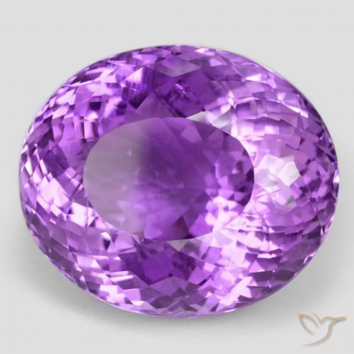 Améthyste Violet moyen naturelle ovale, 61.12 ct, VVS