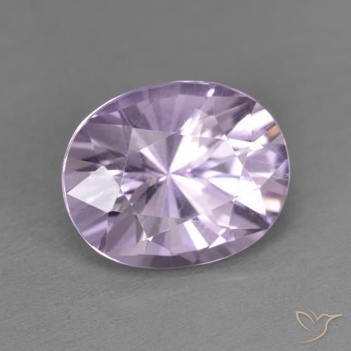 Améthyste Violet moyen naturelle ovale, 4.38 ct, VVS