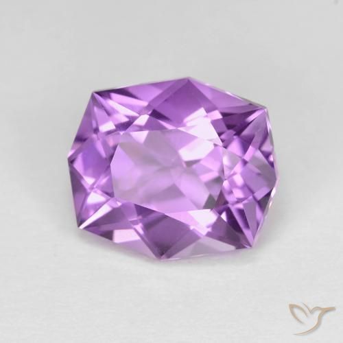 Améthyste Pourpre violacé moyen naturelle Fantaisie, 3.80 ct, VVS