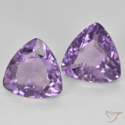 Achetez naturel 5.62ct Violet aubergine Améthyste gems, Trillion, En provenance Brésil chez GemSelect. En stock, livraison internationale!