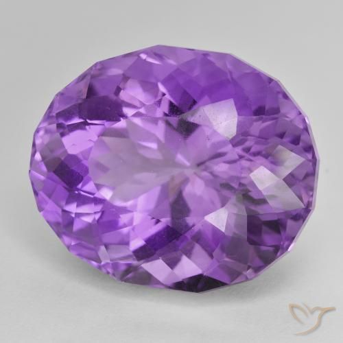 Améthyste Violet intense naturelle ovale, 33.08 ct, VVS