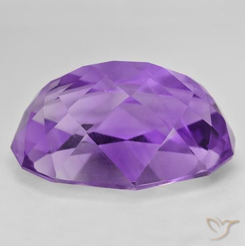 Améthyste Violet moyen naturelle ovale, 54.55 ct, VVS-VS