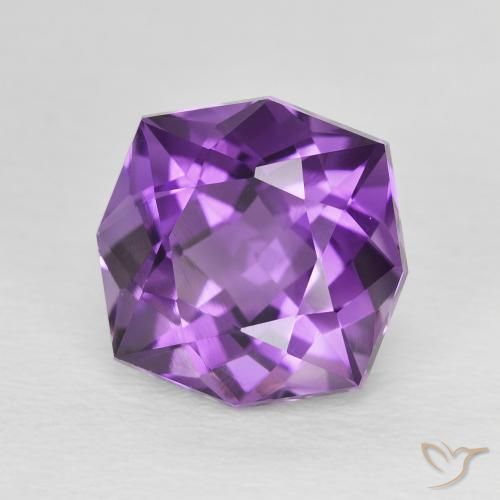 Améthyste Violet intense naturelle Forme fantaisie, 3.97 ct, VVS-VS