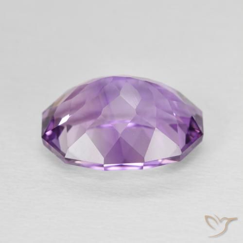 Améthyste Violet moyen naturelle Coupe ovale, 3.85 ct, VVS-VS
