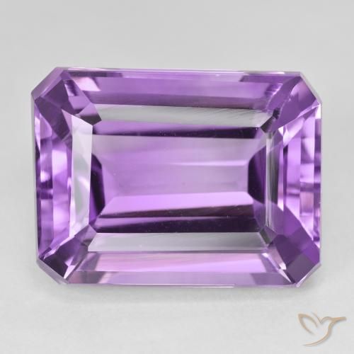Améthyste medium light purplish-violet naturelle taille émeraude, 25,05 ct, VVS