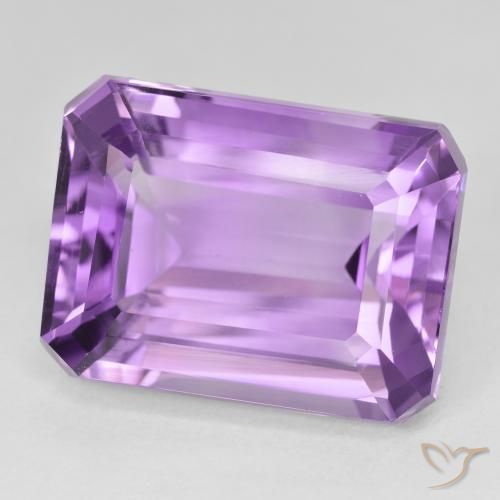 Améthyste medium light purplish-violet naturelle taille émeraude, 25,05 ct, VVS