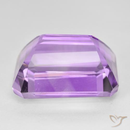 Améthyste medium light purplish-violet naturelle taille émeraude, 25,05 ct, VVS