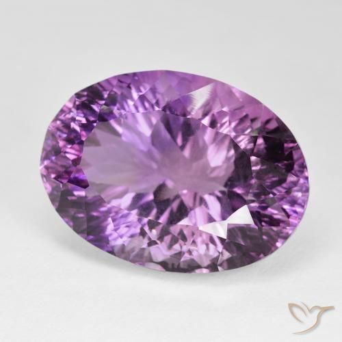 Améthyste Violet moyen naturelle ovale, 53.31 ct, VVS