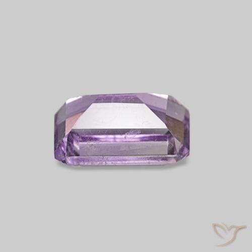 Améthyste Light-Medium Violet naturelle Taille émeraude, 0.56 ct, VS