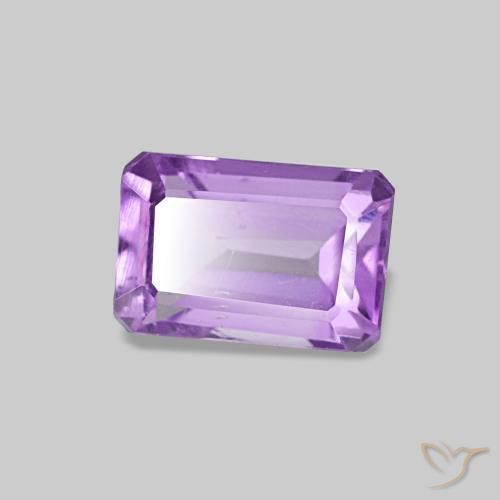 Améthyste Violet moyen naturelle Taille émeraude, 0.64 ct, VS