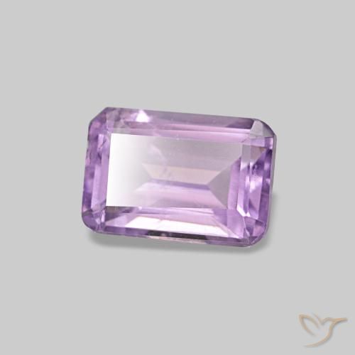 Améthyste violet naturelle taille émeraude, 0,58 ct, VS