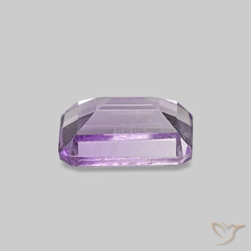 Améthyste violet moyen naturelle taille émeraude, 0,54 ct, VS