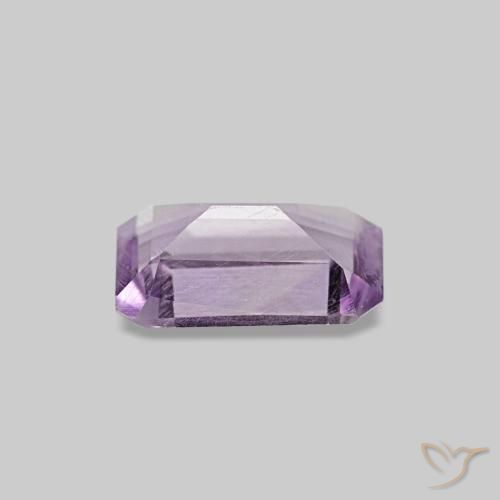 Améthyste violet moyen naturelle taille émeraude, 0,44 ct, VS-SI