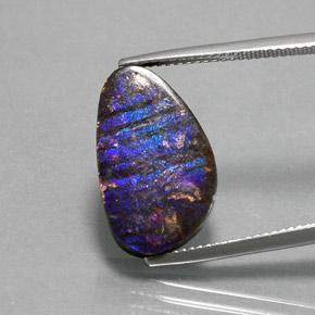 Ammolite Multicolore naturelle Forme fantaisie, 7.74 ct, Opaque