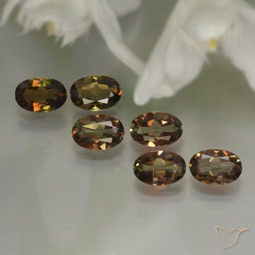 2.36ctw Naturel Multicolore Andalousite, ovale, VVS-VS