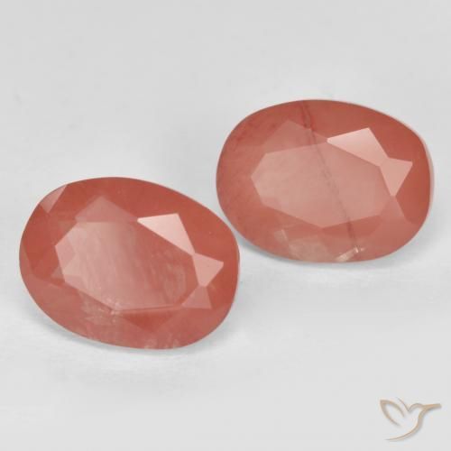 Shop natural 3.02ct Rouge moyen Labradorite andésine gems, ovale, from Congo at GemSelect. In stock, global shipping!