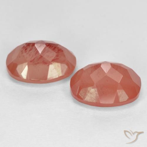 Shop natural 3.02ct Rouge moyen Labradorite andésine gems, ovale, from Congo at GemSelect. In stock, global shipping!