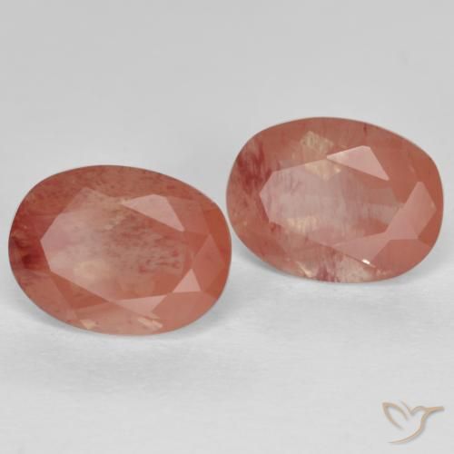 Shop natural 2.92ct Orange rougeâtre pâle Labradorite andésine gems, ovale, from Congo at GemSelect. In stock, global shipping!