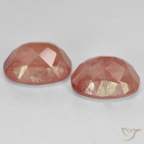 Shop natural 2.92ct Orange rougeâtre pâle Labradorite andésine gems, ovale, from Congo at GemSelect. In stock, global shipping!
