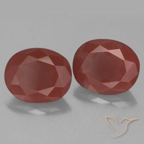 Shop natural 6.75ct Rouge foncé Labradorite andésine gems, ovale, from Congo at GemSelect. In stock, global shipping!