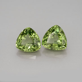 Achetez naturel ct Vert Apatite gems, Trillion, En provenance Madagascar chez GemSelect. En stock, livraison internationale!