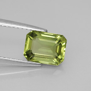 Apatite vert naturelle taille émeraude, 1,66 ct, VS