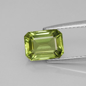 Apatite vert naturelle taille émeraude, 1,66 ct, VS