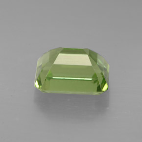 Apatite vert naturelle taille émeraude, 1,97 ct, VS