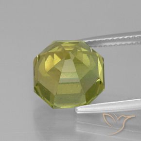 Apatite Jaune verdâtre naturelle Octogone / coupe Émeraude, 9.46 ct, VS