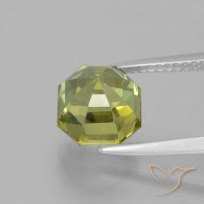 Apatite Vert terreux léger naturelle Octogone / coupe Émeraude, 3.55 ct, VS