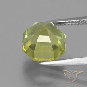 Apatite Vert jaunâtre naturelle Octogone / coupe Émeraude, 5.76 ct, VS