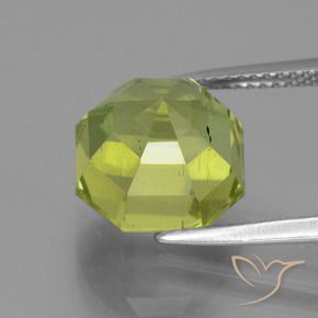 Apatite vert naturelle taille émeraude, 8,10 ct, VS-SI