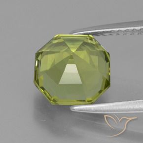 Apatite Vert terreux léger naturelle Octogone / coupe Émeraude, 3.09 ct, VVS-VS