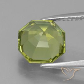 Apatite Vert jaunâtre naturelle Octogone / coupe Émeraude, 3.54 ct, VVS-VS