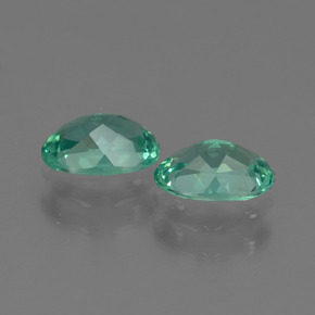 Achetez naturel ct Bleu vert Apatite gems, Coupe ovale, En provenance Madagascar chez GemSelect. En stock, livraison internationale!
