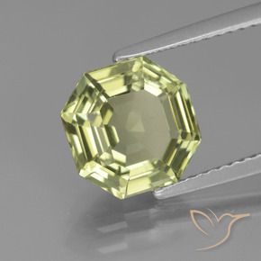 Apatite Vert jaunâtre naturelle Octogone / coupe Émeraude, 3.16 ct, VS
