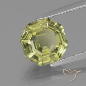 Apatite Vert jaunâtre naturelle Octogone / coupe Émeraude, 2.47 ct, VS