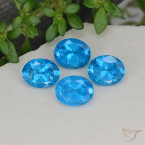 1.64ctw Naturel Bleu Apatite, ovale, VS-SI