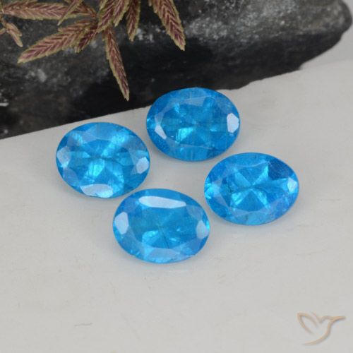 1.45ctw Naturel Bleu intense Apatite, ovale, VS-SI