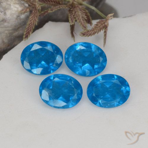Achetez naturel 1.36ct Bleu Apatite gems, Coupe ovale, En provenance Madagascar chez GemSelect. En stock, livraison internationale!