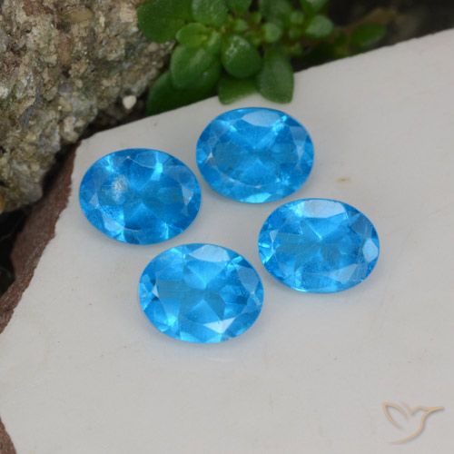 1.50ctw Naturel Azur profond Apatite, ovale, VS-SI