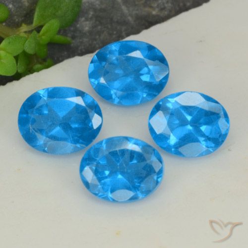 1.43ctw Naturel Bleu intense Apatite, ovale, VS-SI