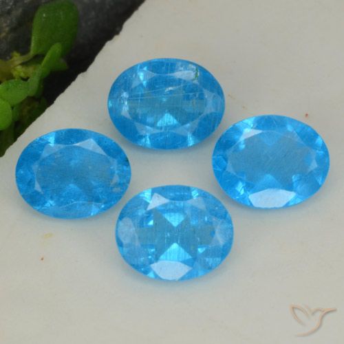 1.28ctw Naturel Bleu intense Apatite, ovale, VS-SI