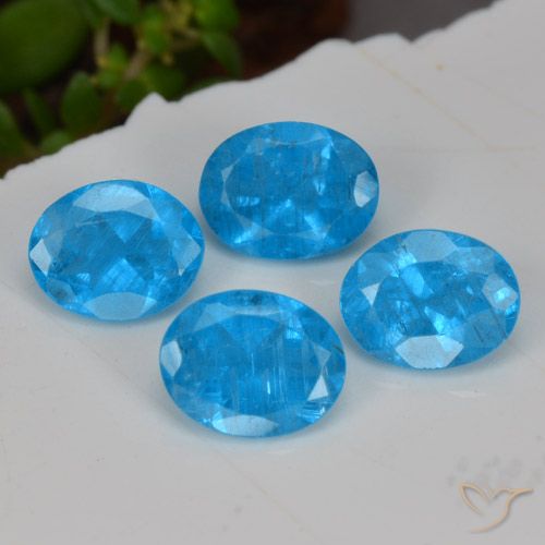 1.34ctw Naturel Bleu intense Apatite, ovale, VS-SI