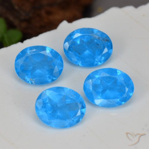 1.41ctw Naturel Bleu intense Apatite, ovale, VS-SI