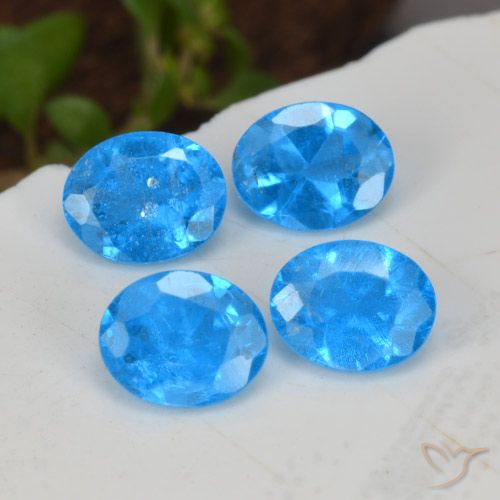 1.49ctw Naturel Bleu intense Apatite, ovale, VS-SI