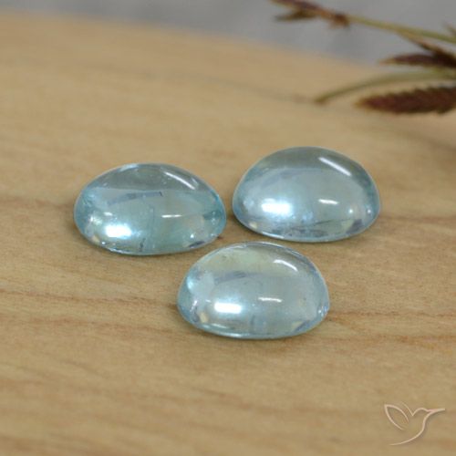 1.01ctw Naturel Bleu clair Apatite, ovale, Transparent