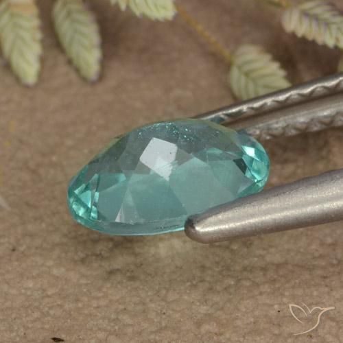 Apatite Vert bleuté moyen naturelle ovale, 0.70 ct, VS