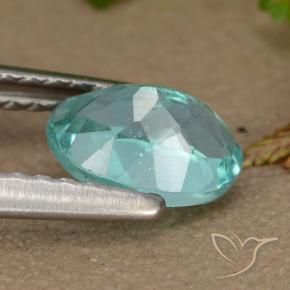 Apatite Vert bleu clair naturelle ovale, 0.92 ct, VS