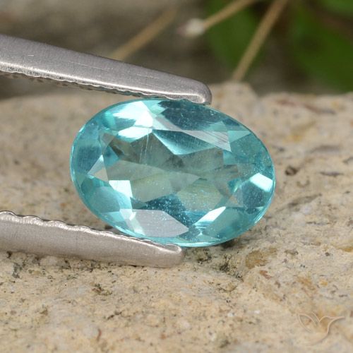 Apatite Vert bleu naturelle Coupe ovale, 0.69 ct, VS